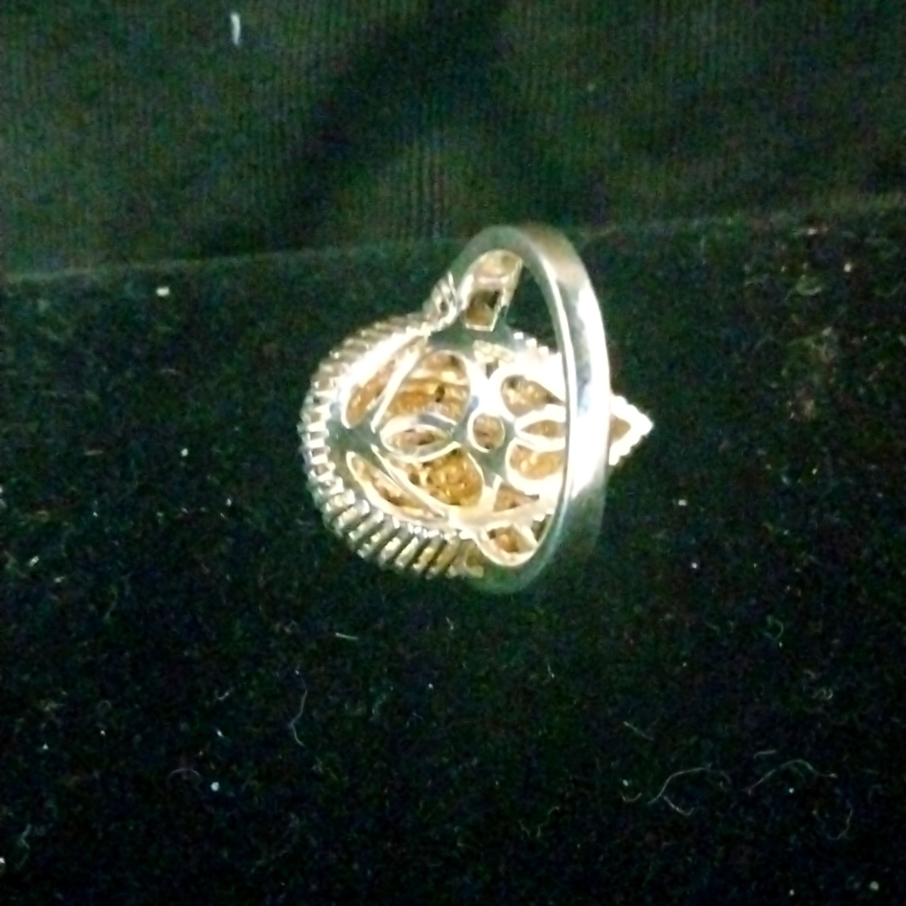 Vintage Sterling Silver and Diamond Ring.....Sz 6 - Picture 3 of 4